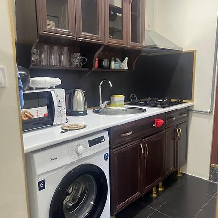 Monika Apartment ティビリシ エクステリア 写真