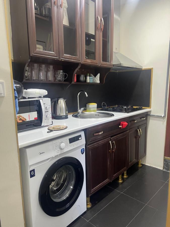 Monika Apartment ティビリシ エクステリア 写真